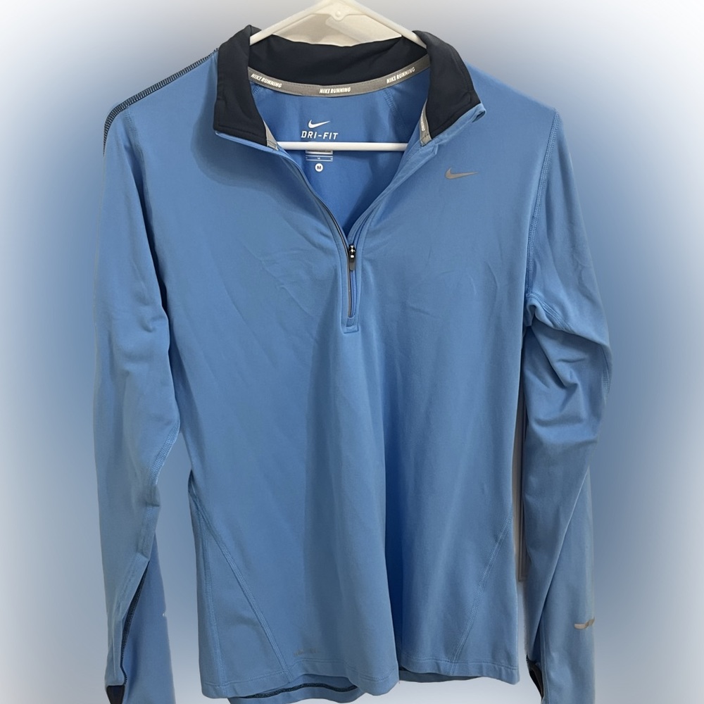 Nike Women’s long sleeve half zip
